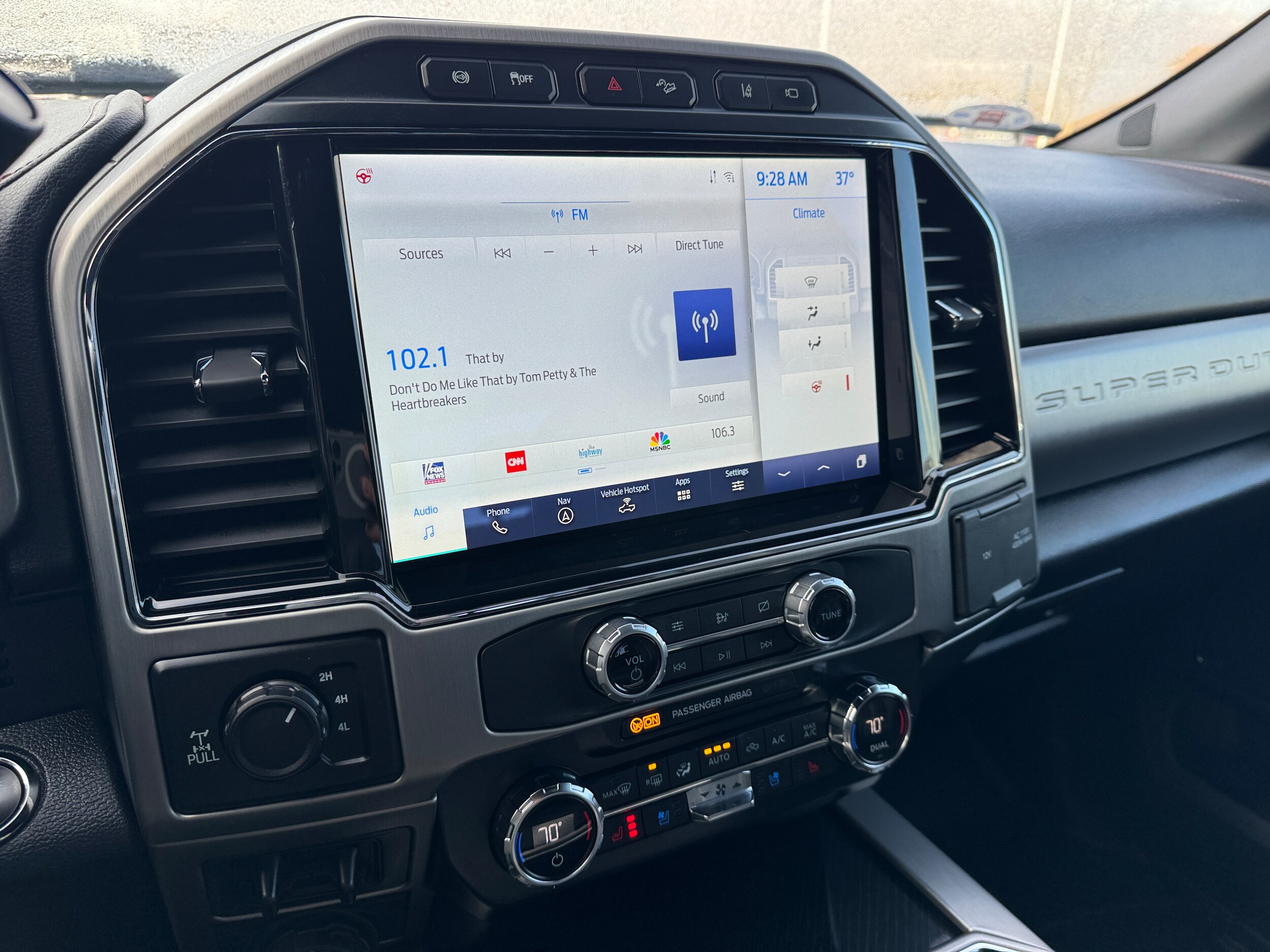 2022 Ford F-350 Platinum photo 3