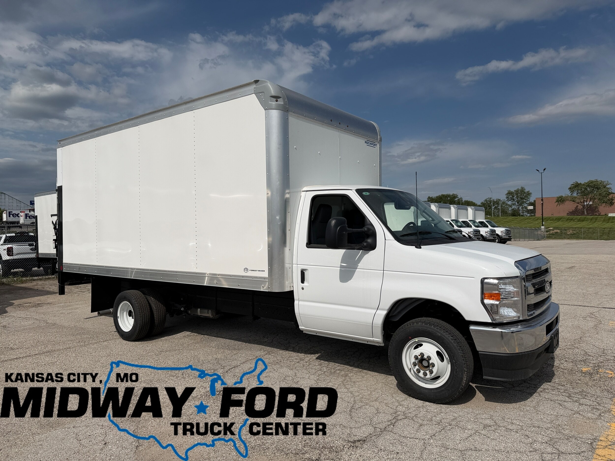 2027 Ford E-Series DRW E-450 Super Duty 176 in WB's photo