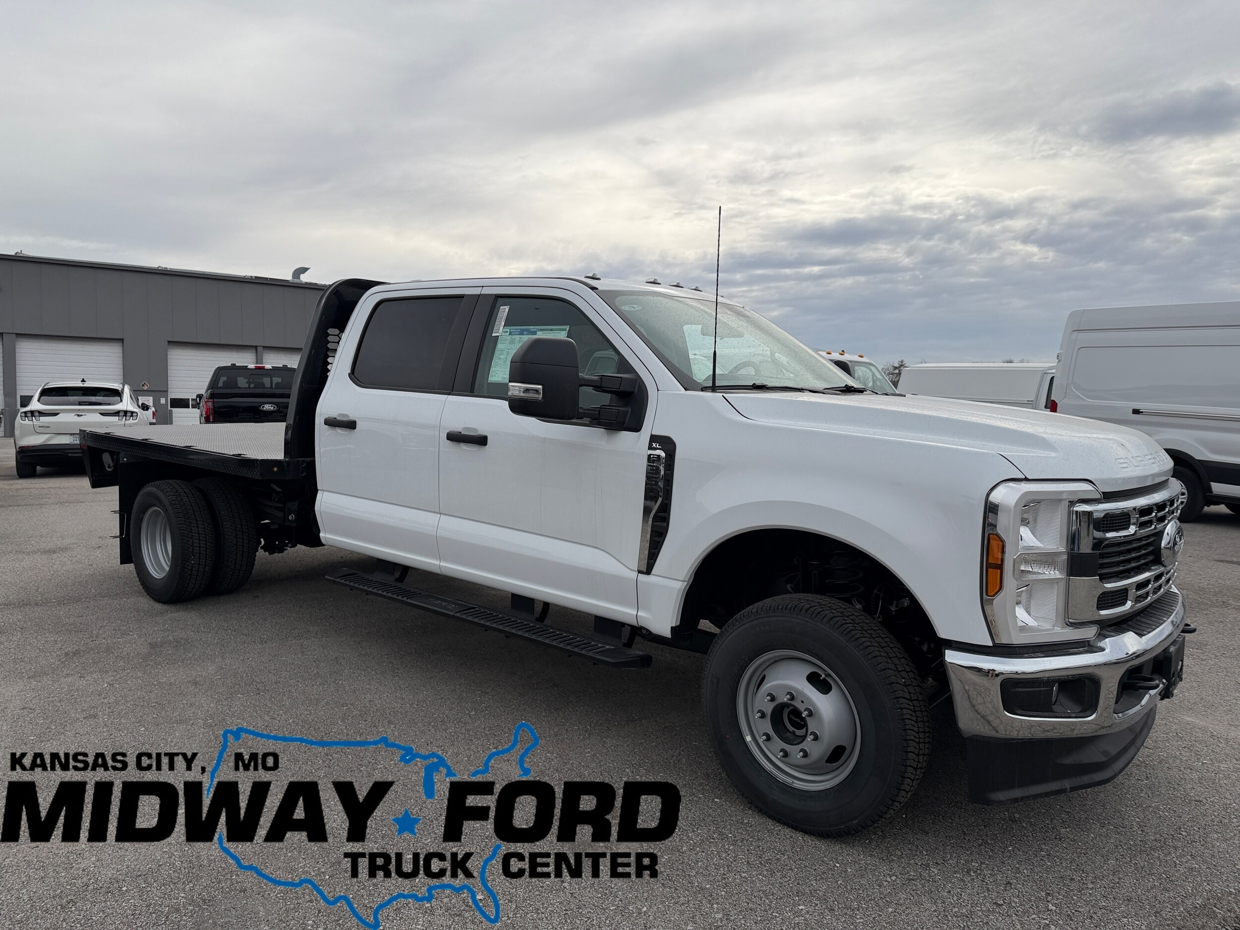 2026 Ford F-350 Super Duty Chassis Cab