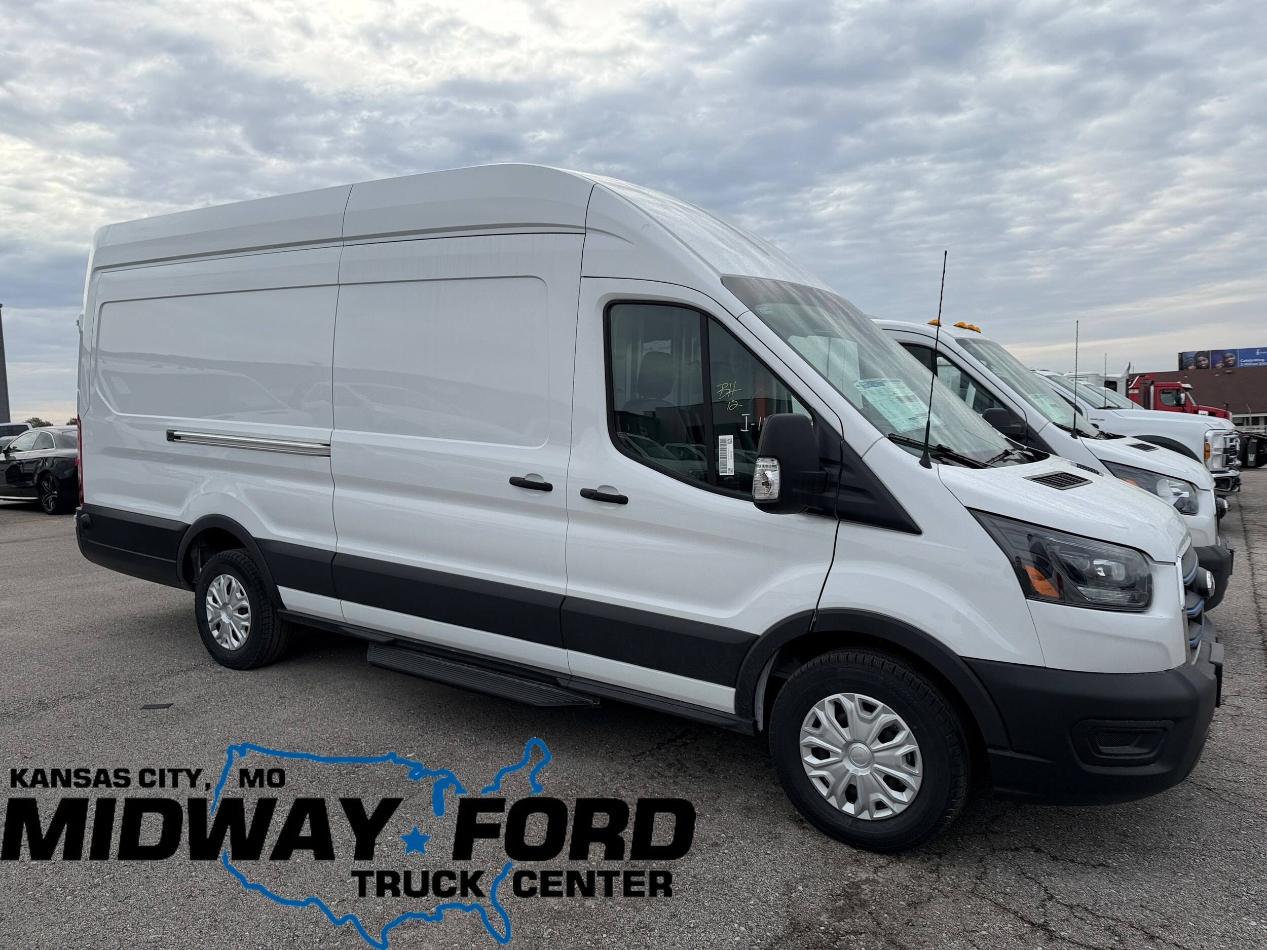 2025 Ford E-Transit BEV 350 High Roof 148EL WB's photo