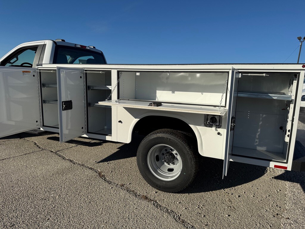 2024 Ford F-350 XL photo 3