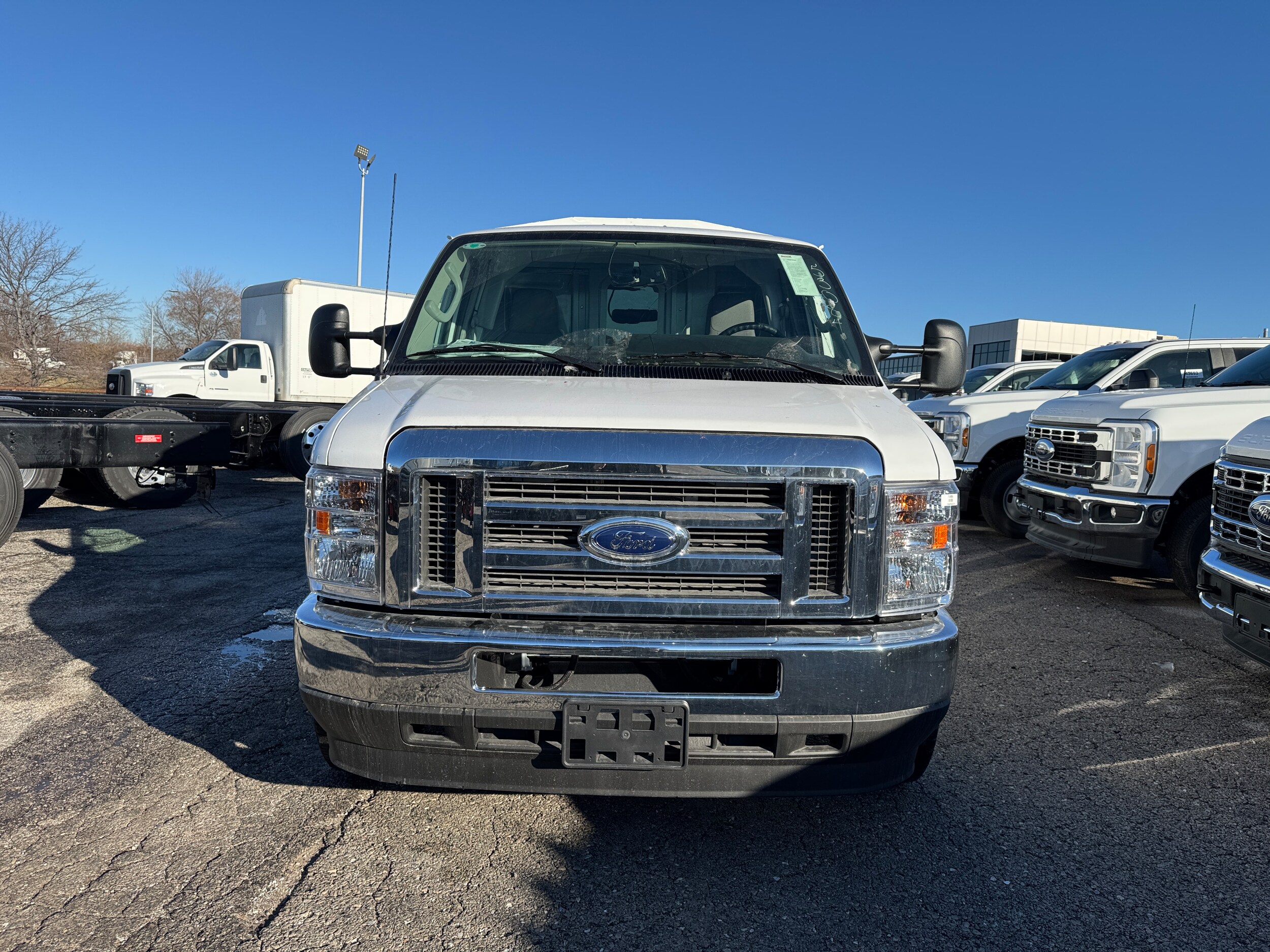 2025 Ford E-350 Base photo 4