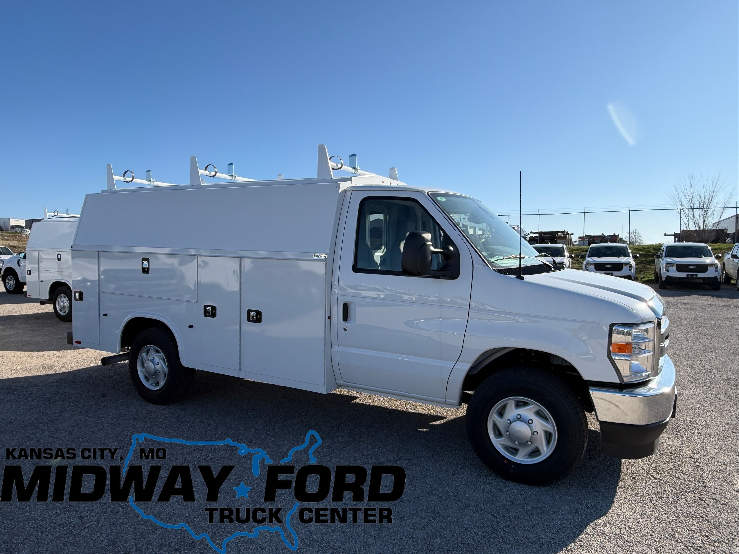 2026 Ford E-Series SRW E-350 Super Duty 138 in WB's photo