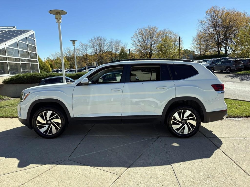 Certified 2025 Volkswagen Atlas 2.0T SE w/Technology Sport Utility