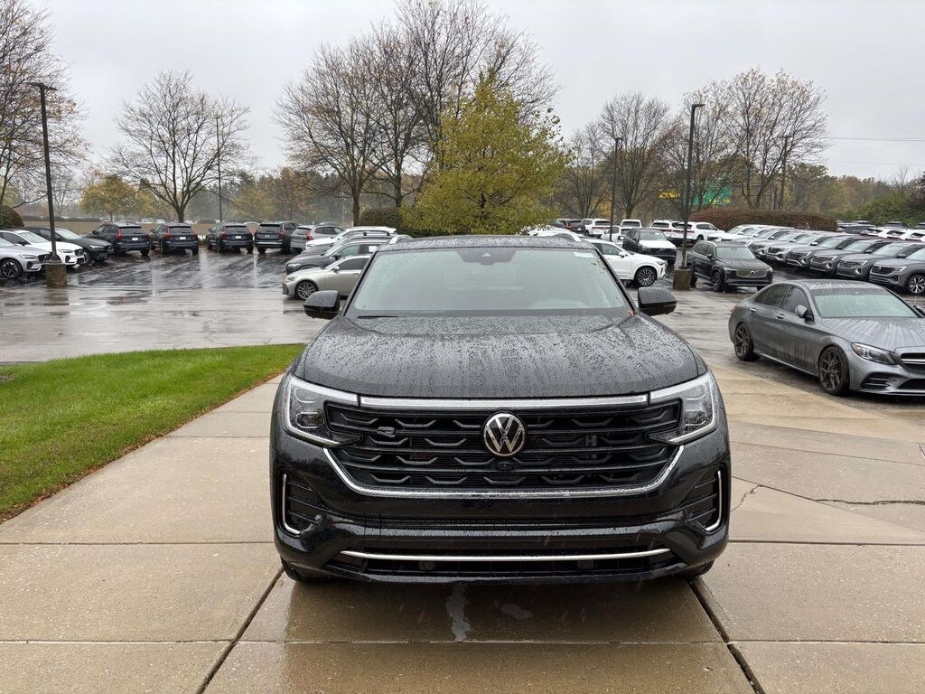 New 2026 Volkswagen Atlas Cross Sport 2.0T SEL Premium R-Line Sport Utility