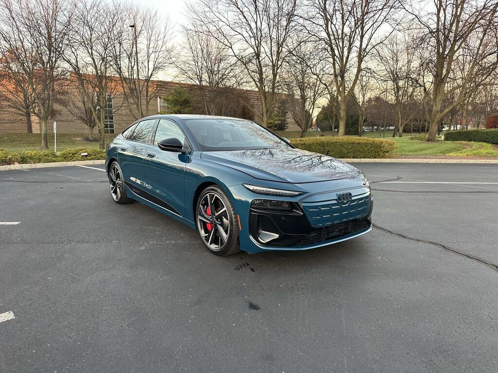 New 2025 Audi S6 Sportback e-tron Prestige Sedan