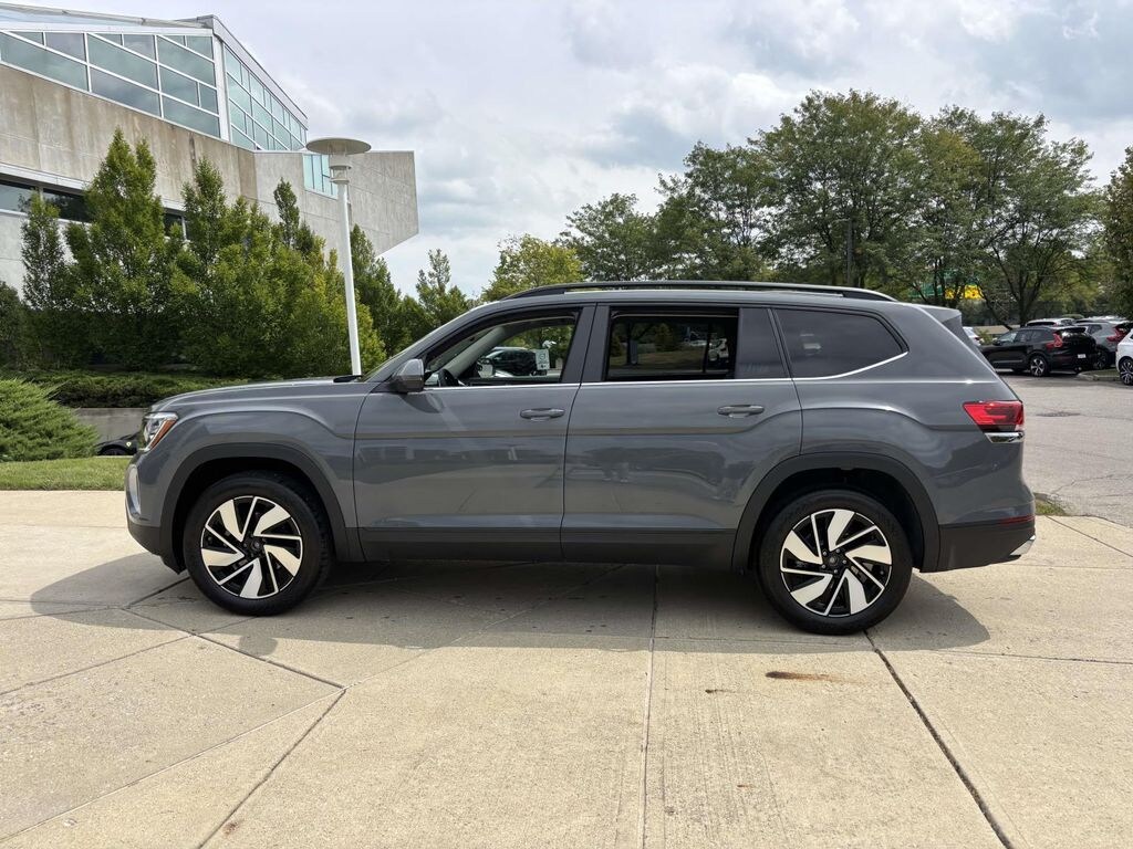 New 2026 Volkswagen Atlas 2.0T SE w/Technology Sport Utility