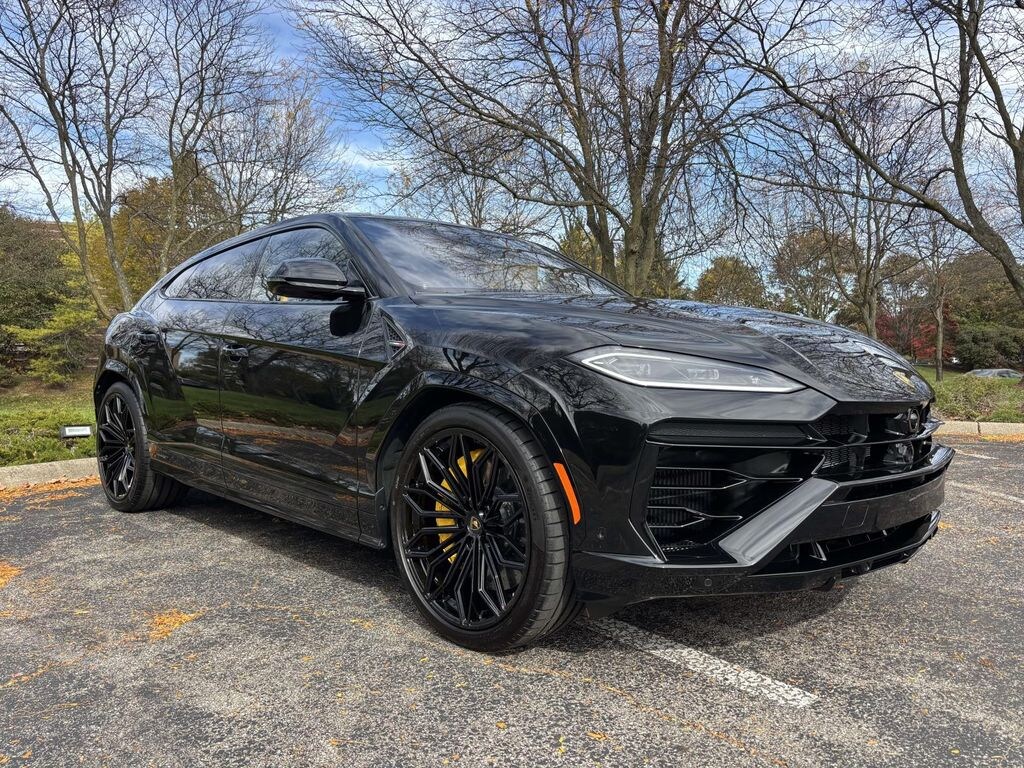 New 2025 Lamborghini Urus SE Sport Utility