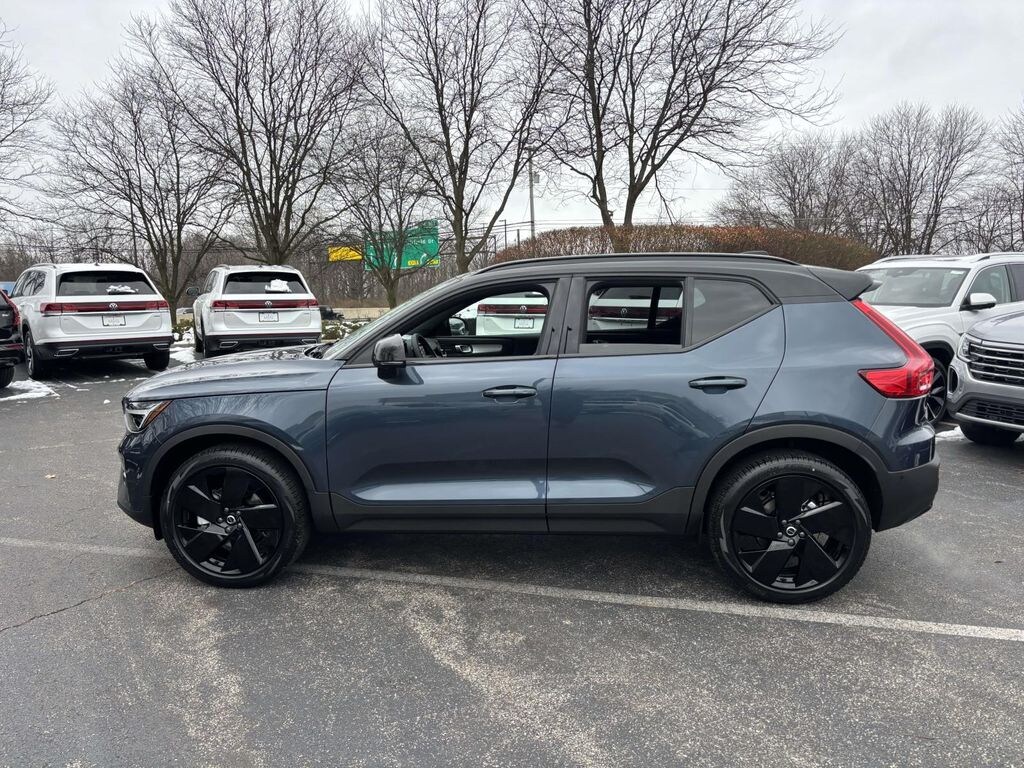 New 2026 Volvo XC40 B5 Ultra Black Edition Sport Utility