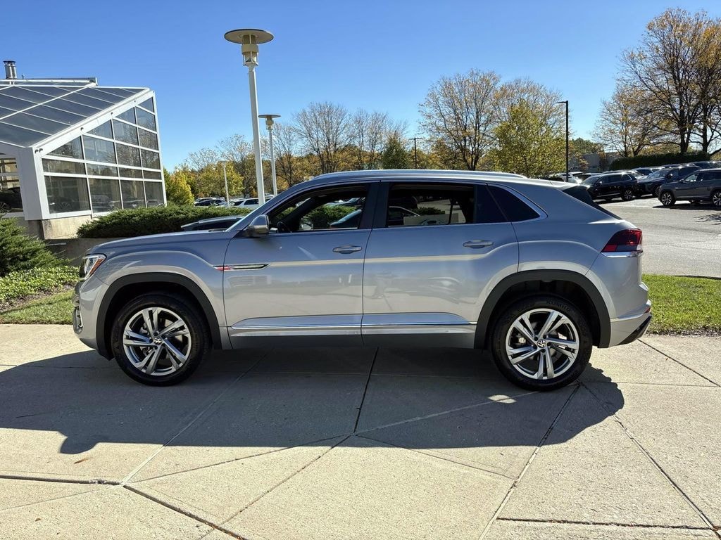 Certified 2024 Volkswagen Atlas Cross Sport 2.0T SEL R-Line Sport Utility