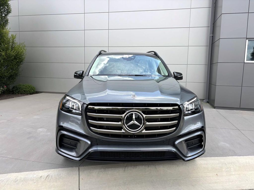 2024 Mercedes Benz GLS 450 photo 2