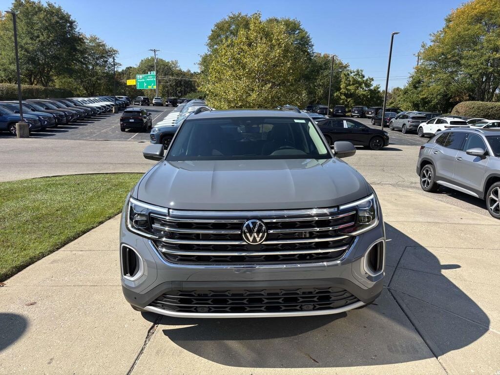 New 2026 Volkswagen Atlas 2.0T SE w/Technology Sport Utility