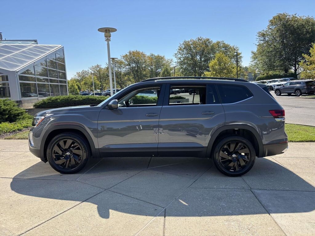 New 2026 Volkswagen Atlas 2.0T SE w/Technology Sport Utility