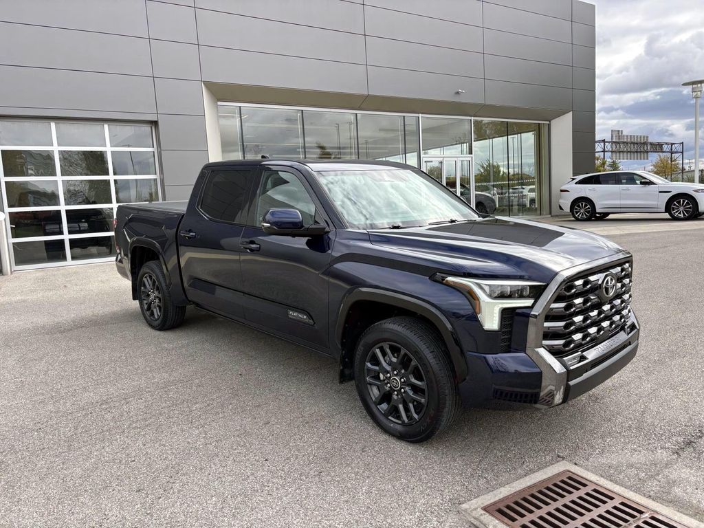 2022 Toyota Tundra Platinum's photo