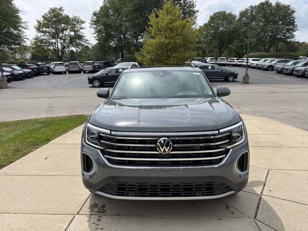 New 2026 Volkswagen Atlas 2.0T SE w/Technology Sport Utility