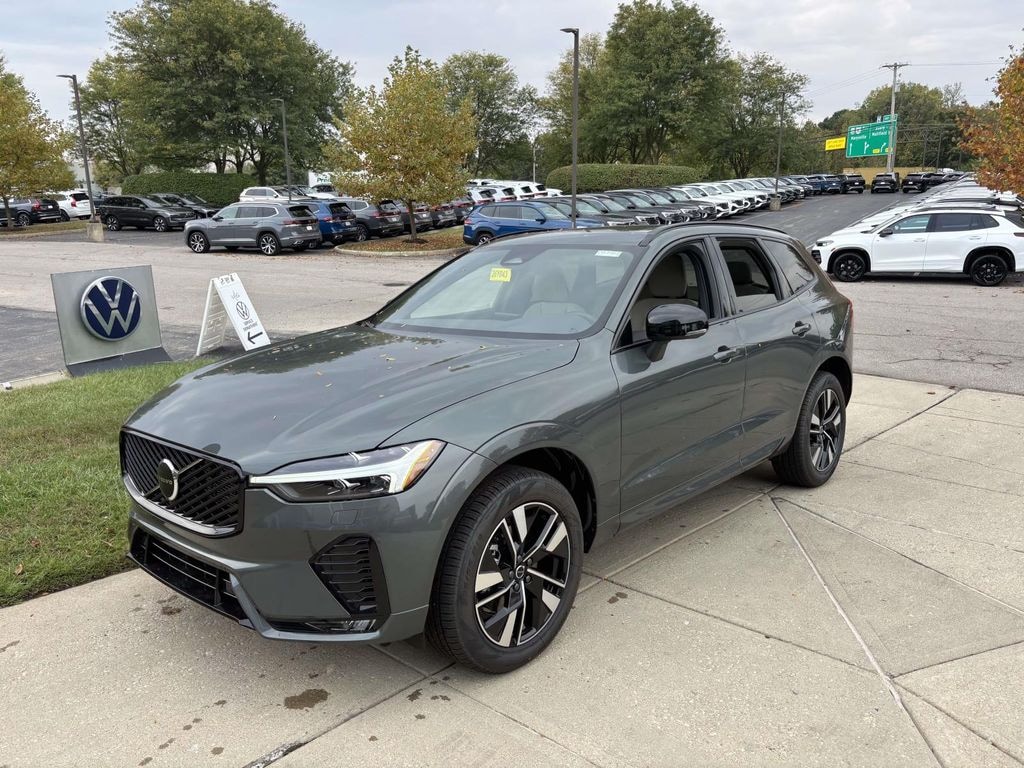 New 2026 Volvo XC60 B5 Core Sport Utility