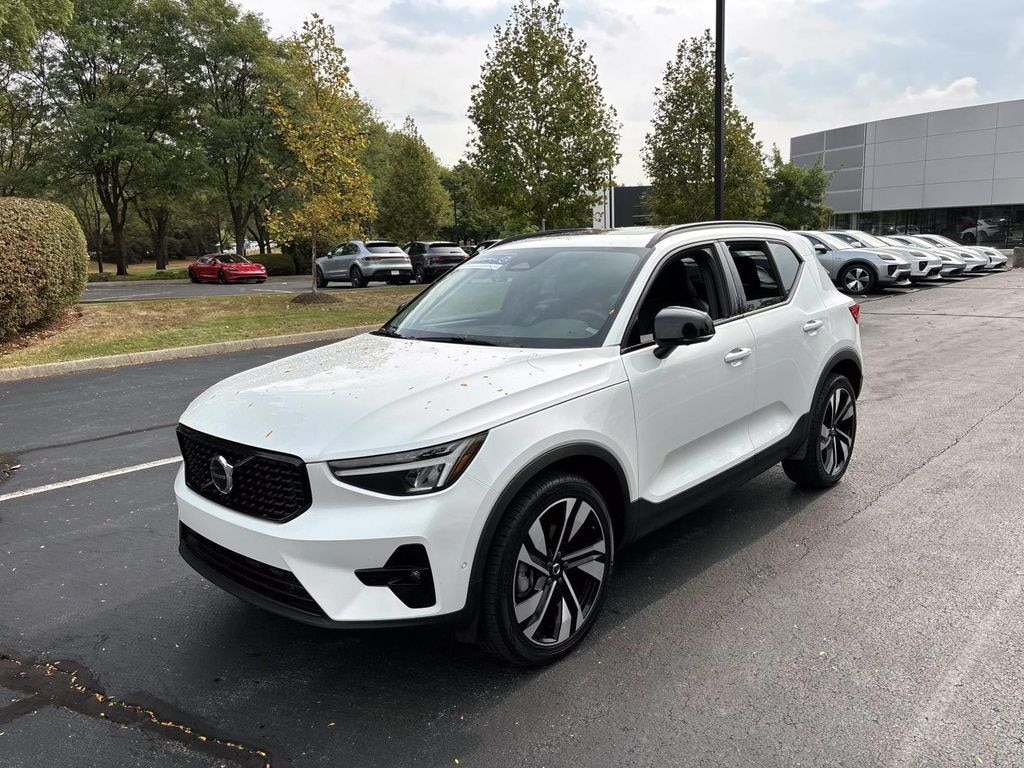 Certified 2025 Volvo XC40 B5 Plus Dark Theme Sport Utility