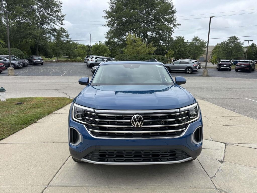 New 2026 Volkswagen Atlas 2.0T SE w/Technology Sport Utility