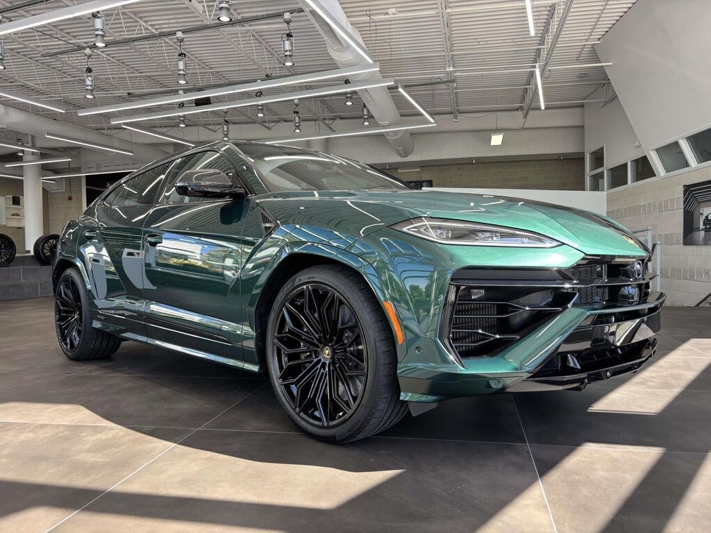 New 2025 Lamborghini Urus SE Sport Utility