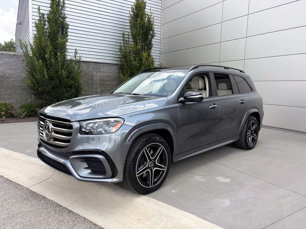 2024 Mercedes Benz GLS 450 photo 3