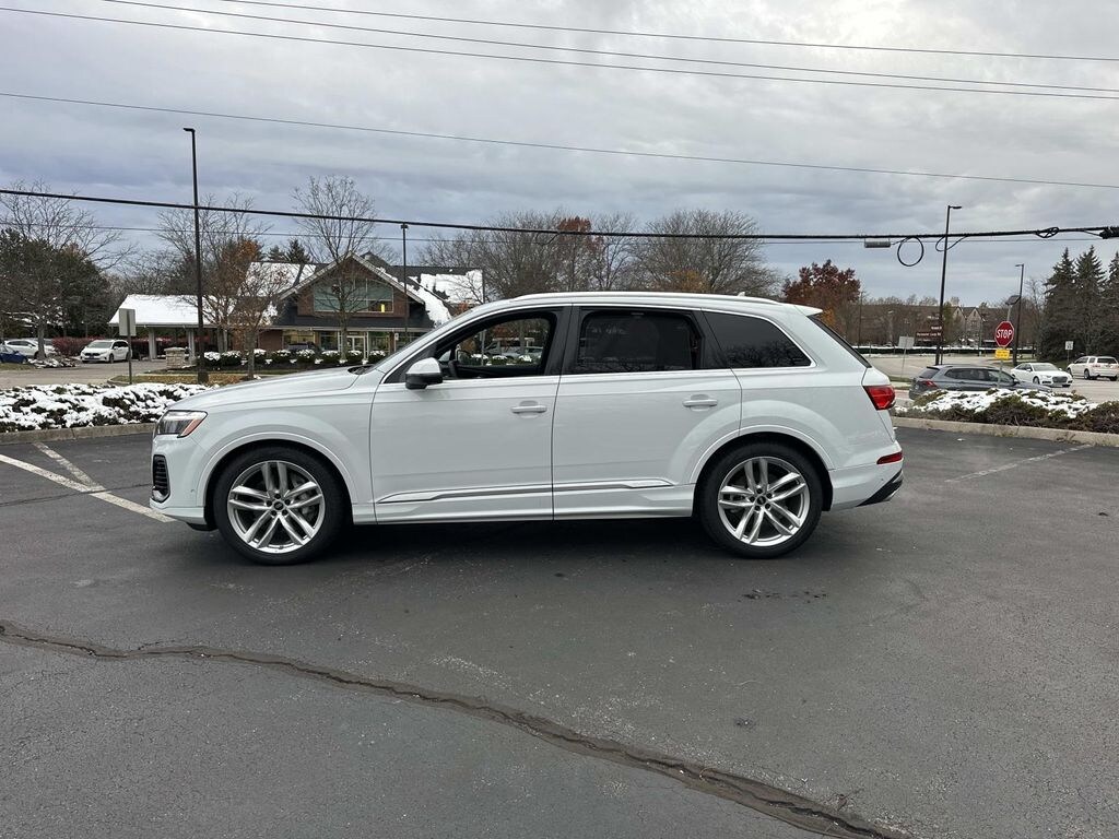 New 2025 Audi Q7 55 Premium Plus Sport Utility