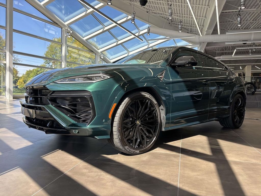 New 2025 Lamborghini Urus SE Sport Utility