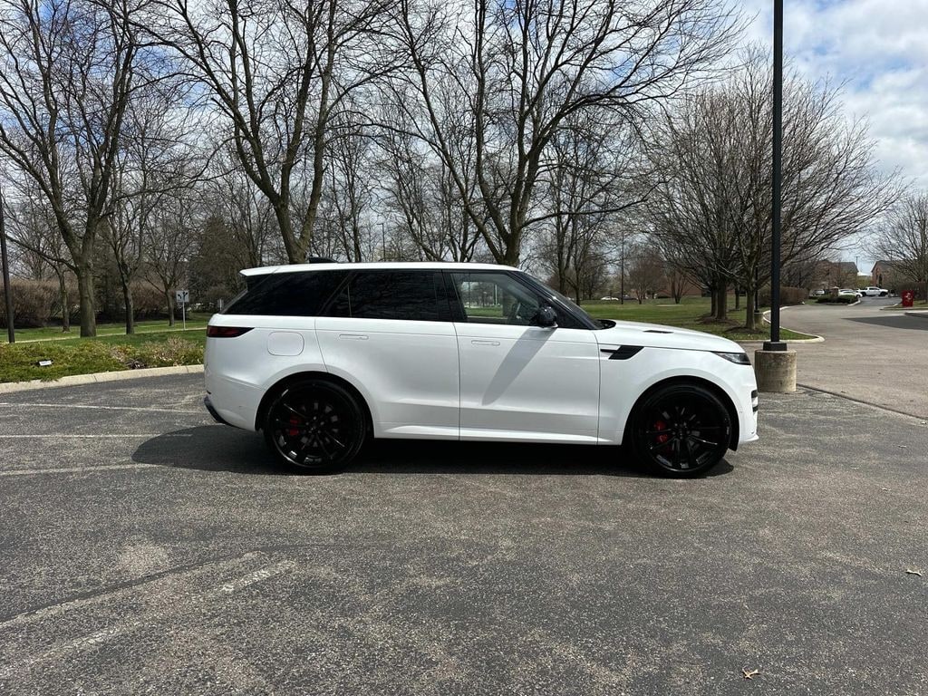 New 2025 Land Rover Range Rover Sport Dynamic SE Sport Utility
