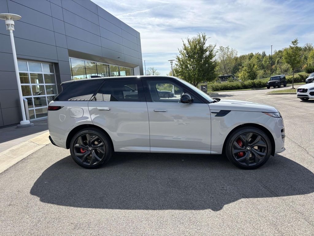 New 2025 Land Rover Range Rover Sport Dynamic SE Sport Utility
