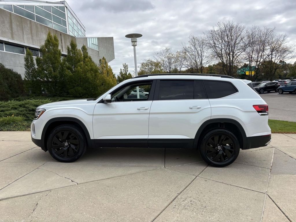 New 2026 Volkswagen Atlas 2.0T SE w/Technology Sport Utility