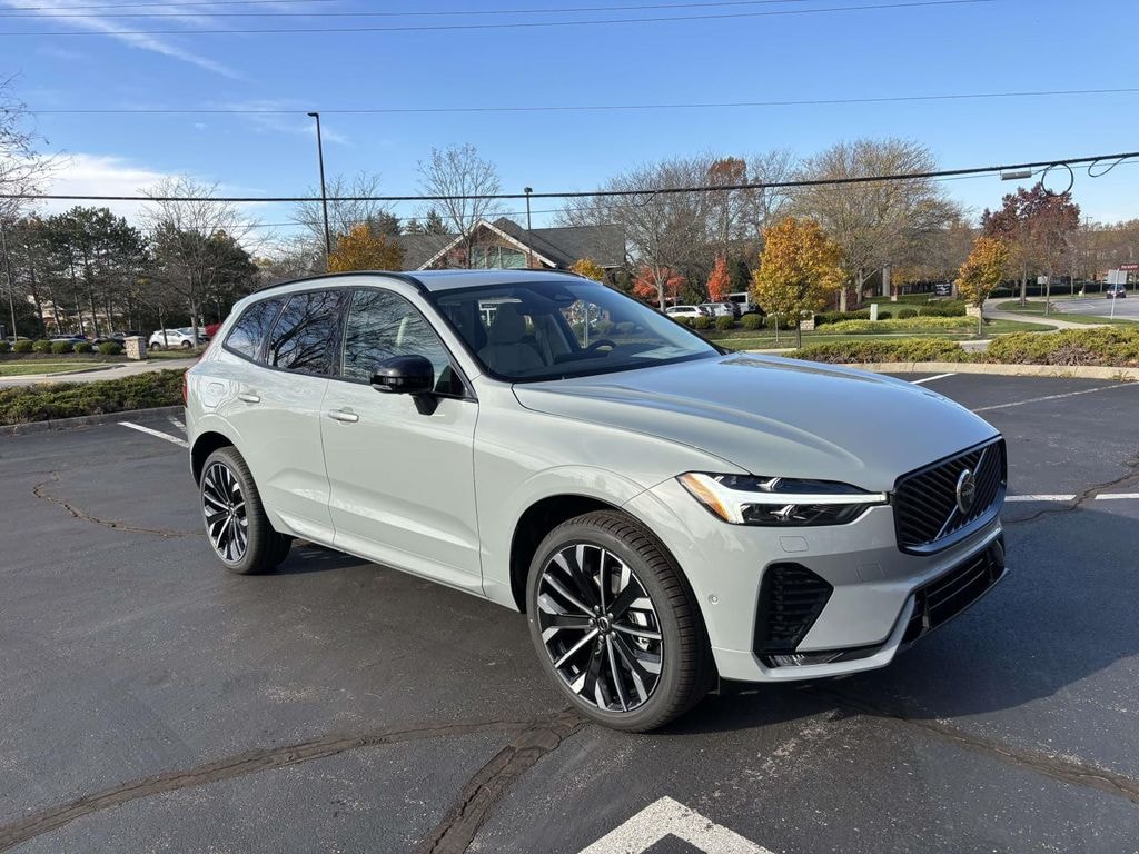 New 2026 Volvo XC60 B5 Ultra Sport Utility