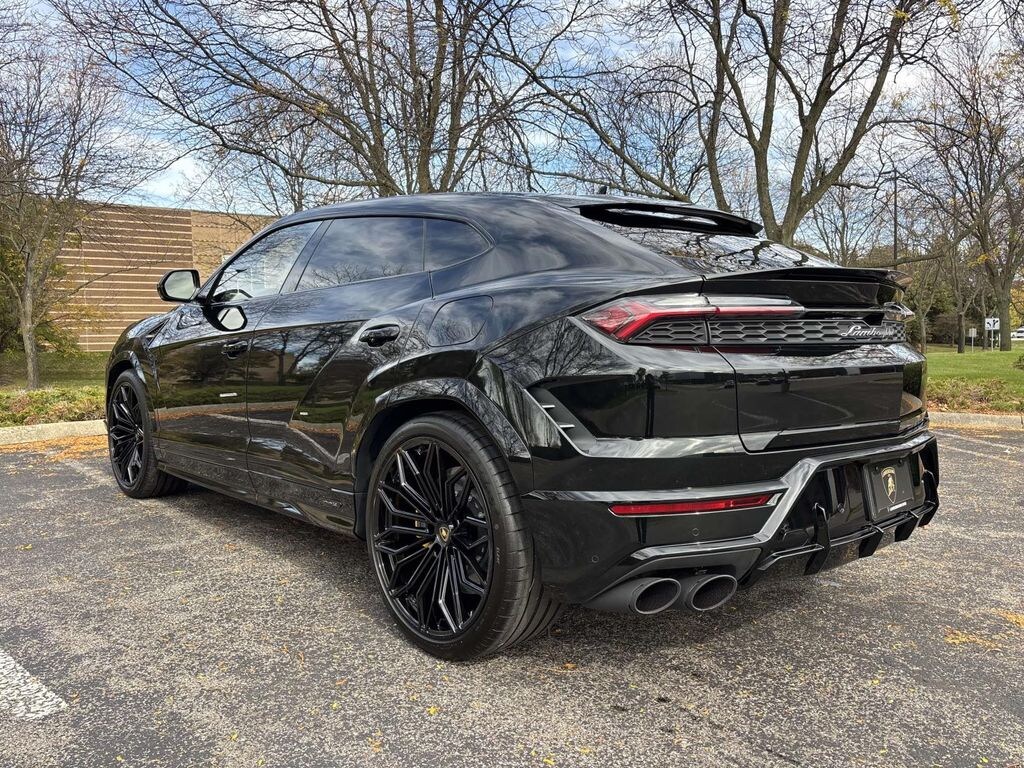 New 2025 Lamborghini Urus SE Sport Utility