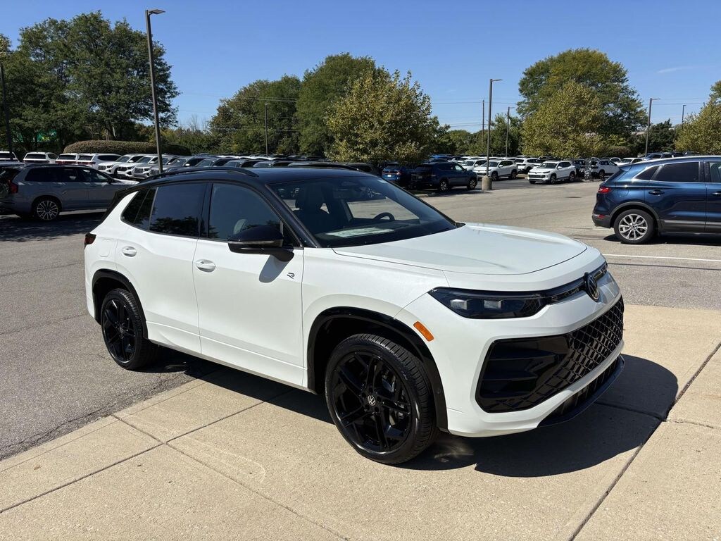 New 2025 Volkswagen Tiguan 2.0T SE R-Line Black Sport Utility