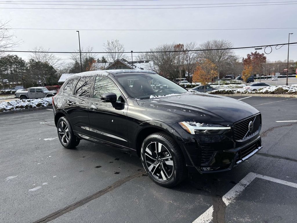 New 2026 Volvo XC60 B5 Core Sport Utility