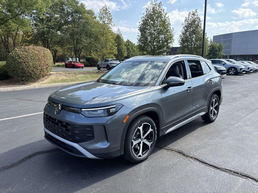 New 2025 Volkswagen Tiguan 2.0T SE Sport Utility