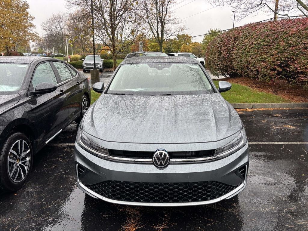 New 2026 Volkswagen Jetta 1.5T SE Sedan