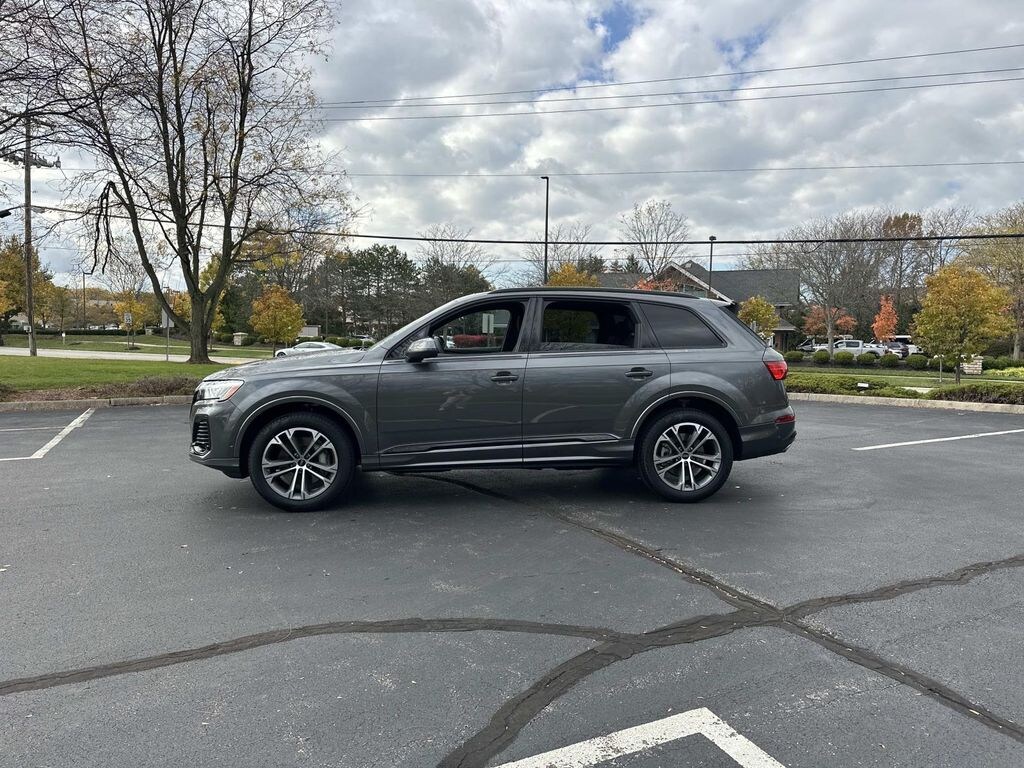 New 2026 Audi Q7 45 Premium Sport Utility
