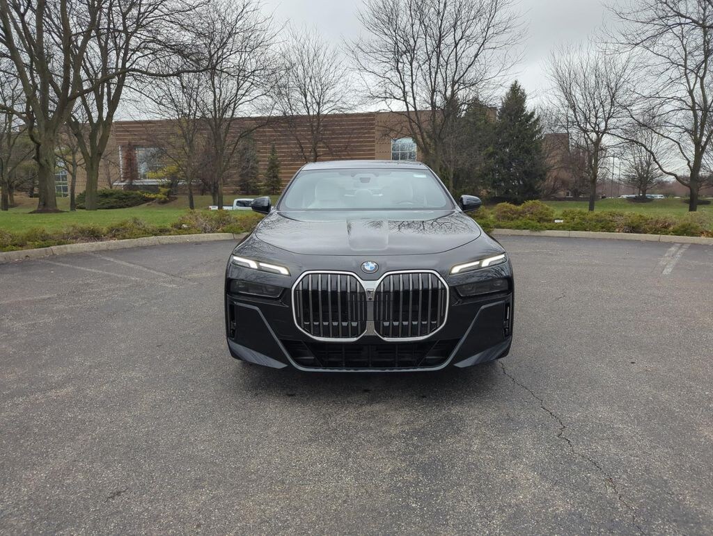New 2025 BMW 7 Series 760i xDrive Sedan