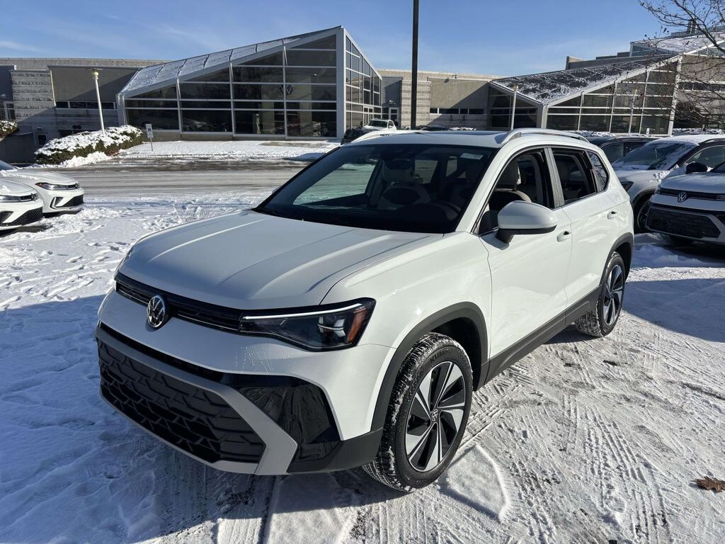 New 2026 Volkswagen Taos 1.5T SE Sport Utility