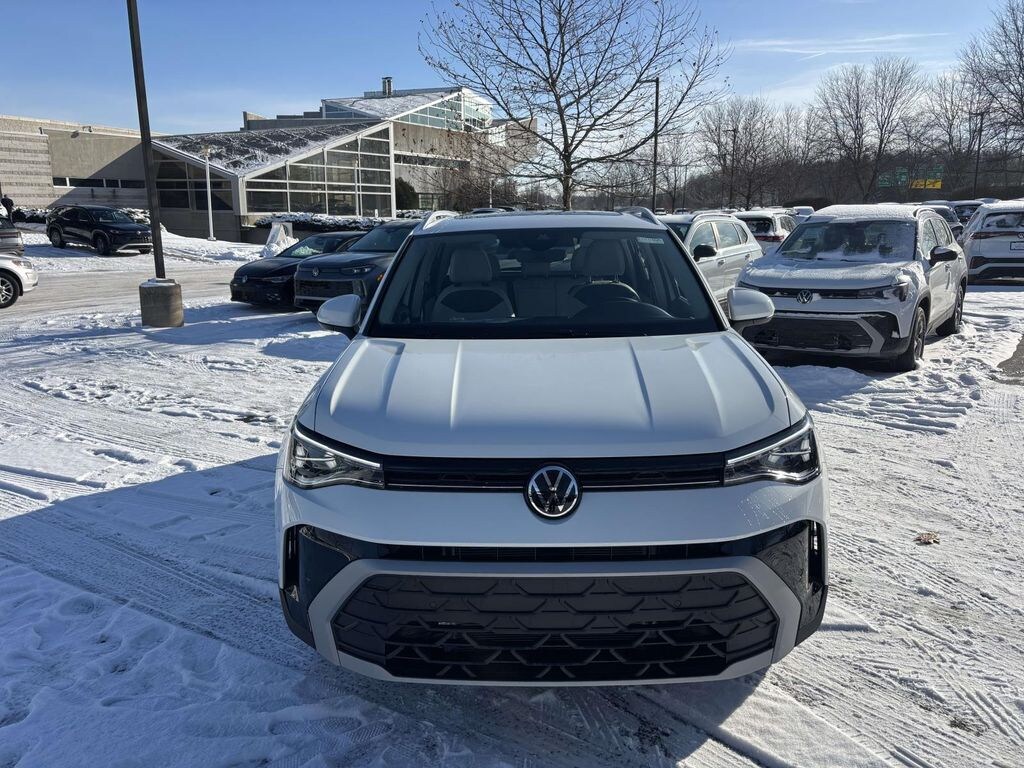 New 2026 Volkswagen Taos 1.5T SE Sport Utility