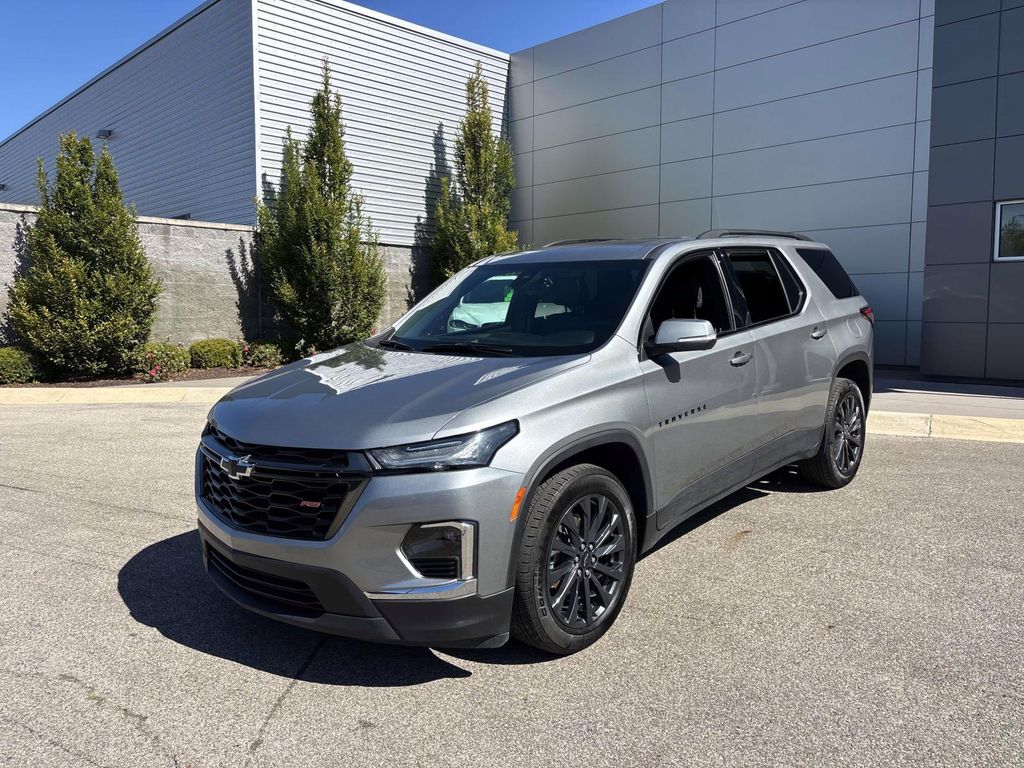 2023 Chevrolet Traverse RS photo 2