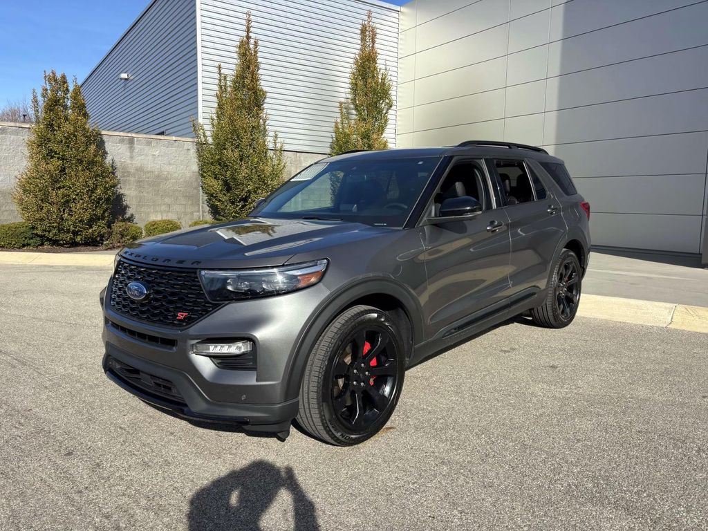 2023 Ford Explorer ST photo 2