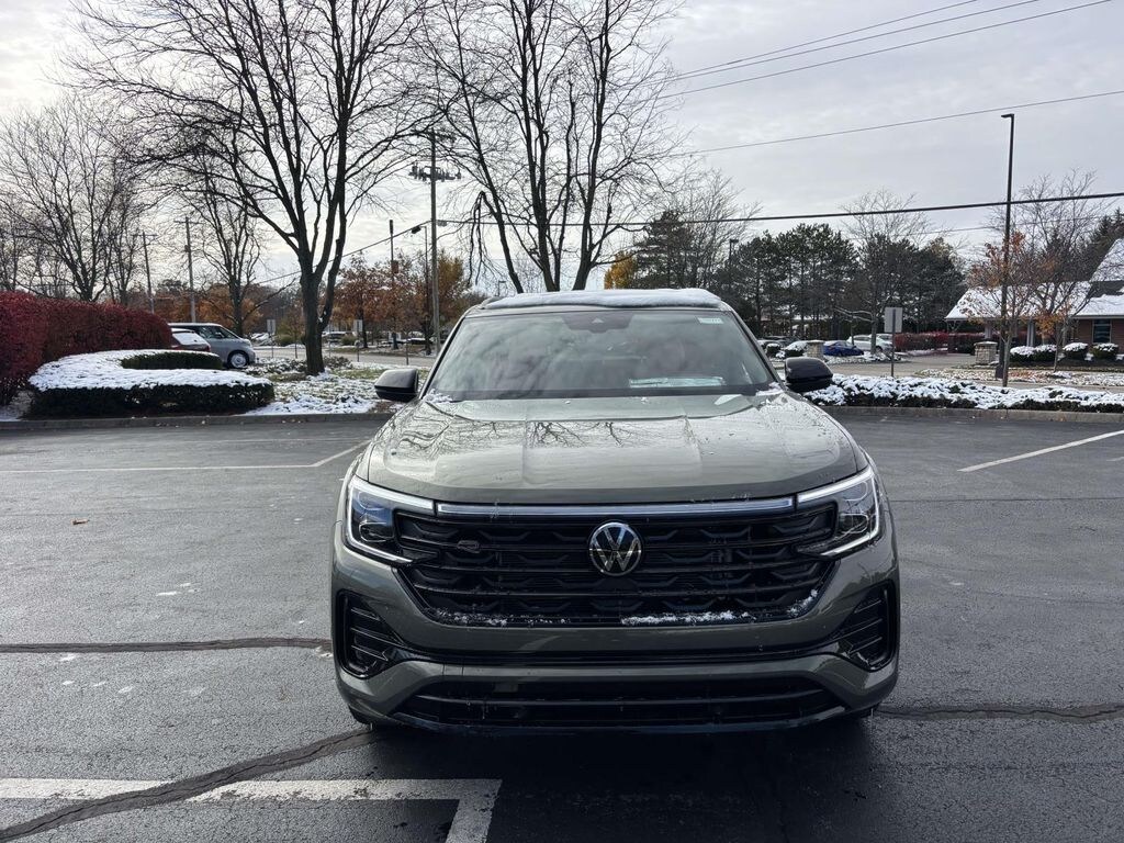 New 2026 Volkswagen Atlas Cross Sport 2.0T SEL R-Line Black Sport Utility
