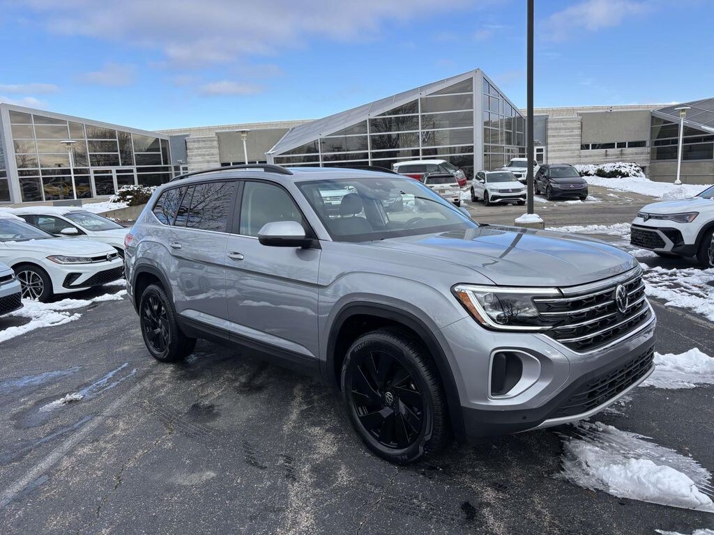 New 2026 Volkswagen Atlas 2.0T SE w/Technology Sport Utility