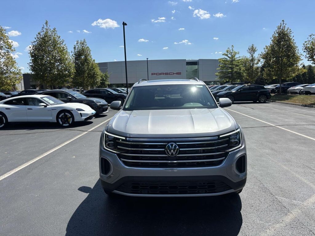 New 2026 Volkswagen Atlas 2.0T SE w/Technology Sport Utility