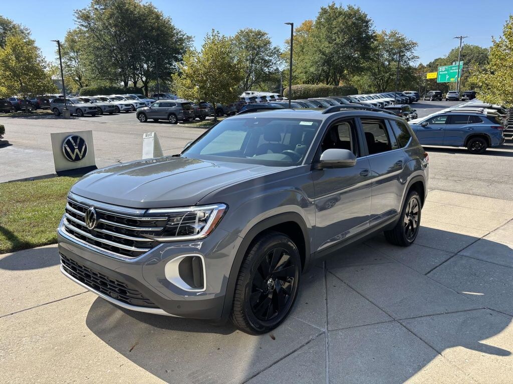 New 2026 Volkswagen Atlas 2.0T SE w/Technology Sport Utility