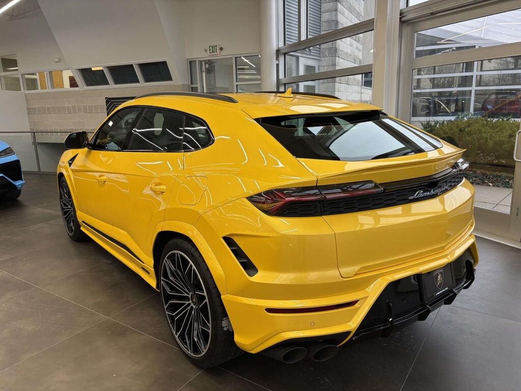 New 2025 Lamborghini Urus SE Sport Utility