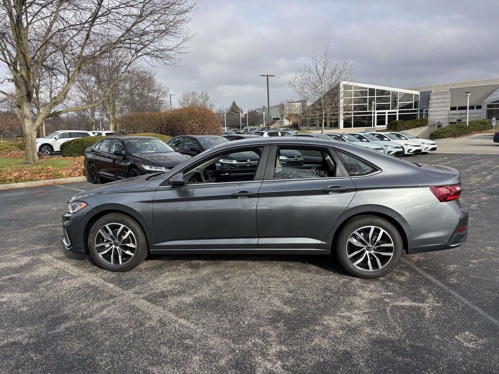 New 2026 Volkswagen Jetta 1.5T SE Sedan