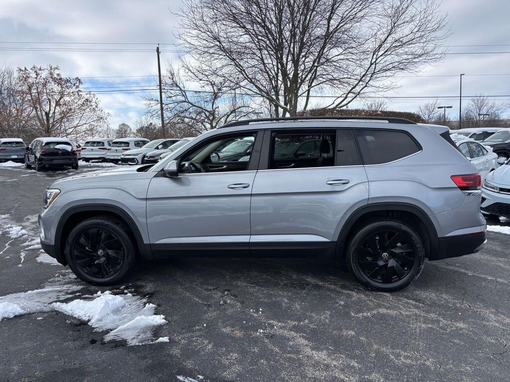 New 2026 Volkswagen Atlas 2.0T SE w/Technology Sport Utility
