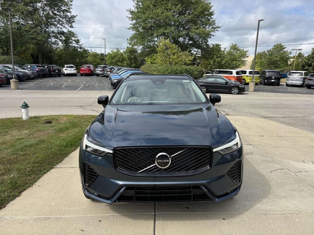 New 2026 Volvo XC60 B5 Ultra Sport Utility