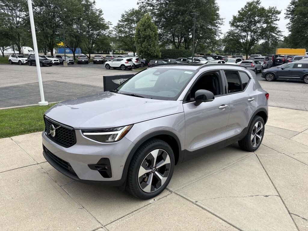 New 2026 Volvo XC40 B5 Plus Sport Utility